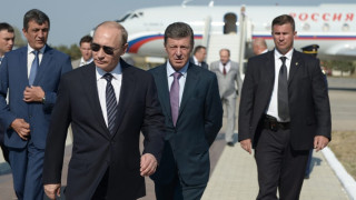 Путин в Крим, Киев не пуска руски конвой (ОБЗОР)