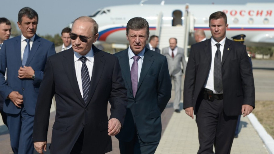 Путин в Крим, Киев не пуска руски конвой (ОБЗОР) | StandartNews.com