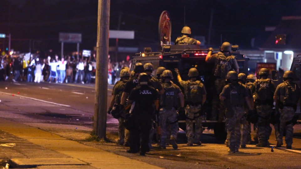 Поредна нощ на бунтове и хаос в Мисури | StandartNews.com
