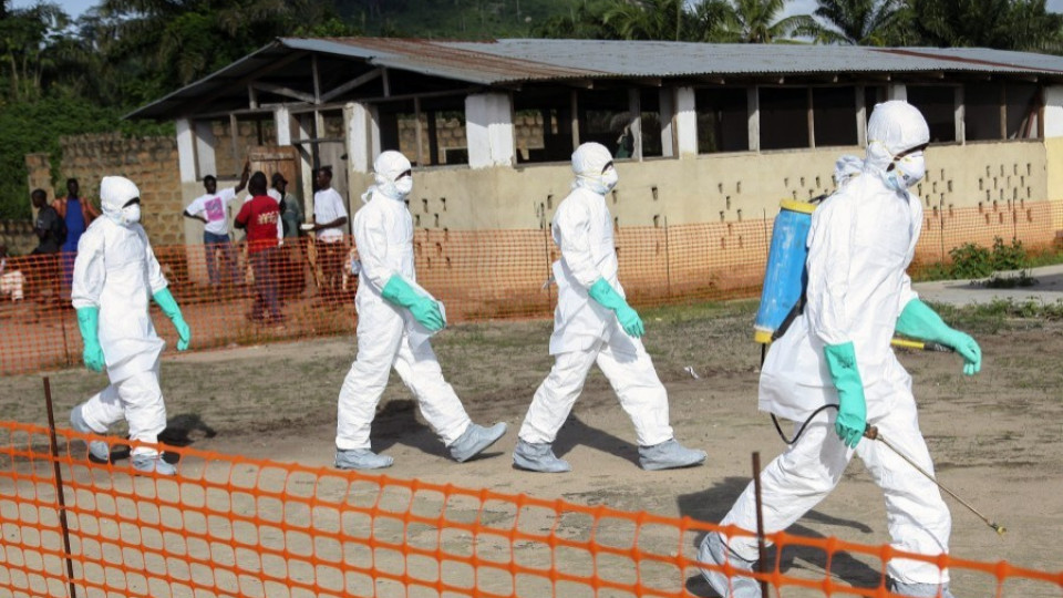 Бар не пуска африканци заради ебола | StandartNews.com