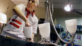 Мъж отпразнува 101-ви рожден ден на работа