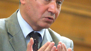 Мерджанов: Плевнелиев се съобразява с политиките на ГЕРБ