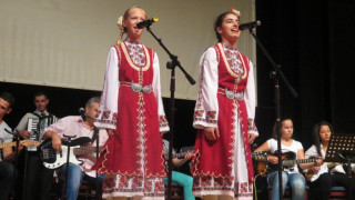 Малки китаристи показаха талант в Банско