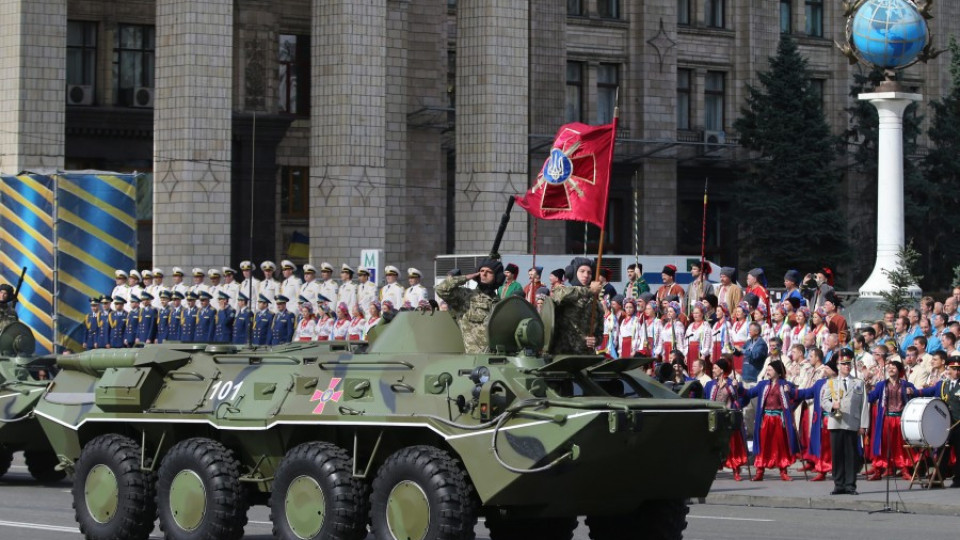 Парад в Киев, пленници в Донецк (ОБЗОР) | StandartNews.com