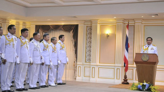 Кралят на Тайланд одобри лидера на хунтата за премиер