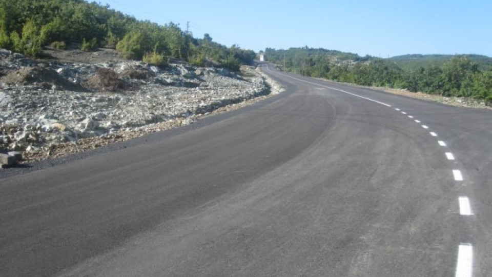 Рехабилитират 24 км пътища в Момчилградско за 5, 8 милиона | StandartNews.com