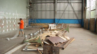 Тръгна ремонт на залите в Перник