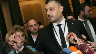 Бареков срещу Борисов под тепетата