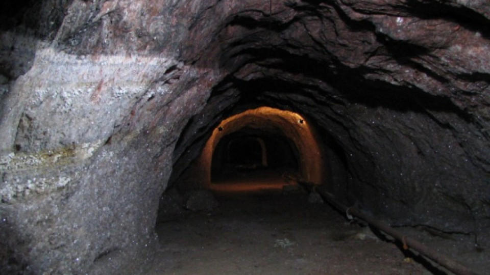 Срутване в мина за злато в Никарагуа, издирват затрупани | StandartNews.com