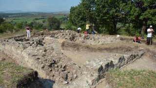 Археолози търсят край Каснаково: Храм на Афродита или древен бардак?
