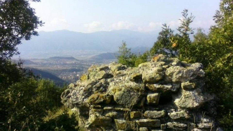 Доброволци направиха екопътека до старинна крепост над Симитли | StandartNews.com