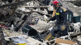 Сграда рухна в Лил, загинаха майка и дете 