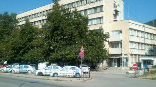 Семейство напада полицаи