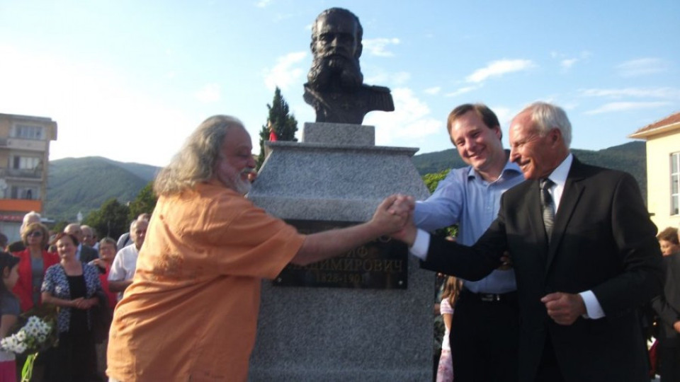 Бюст-паметник на генерал Гурко, дар от Русия, бе открит в Гурково | StandartNews.com