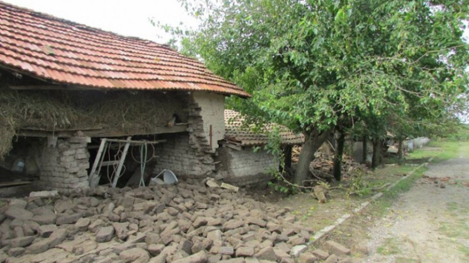 Оглеждат и оценяват щетите от пороите в Старозагорско | StandartNews.com