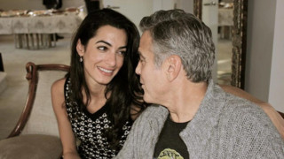 Клуни се врича на Амал във Венеция