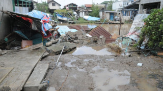 Отводняването на Бургас продължава