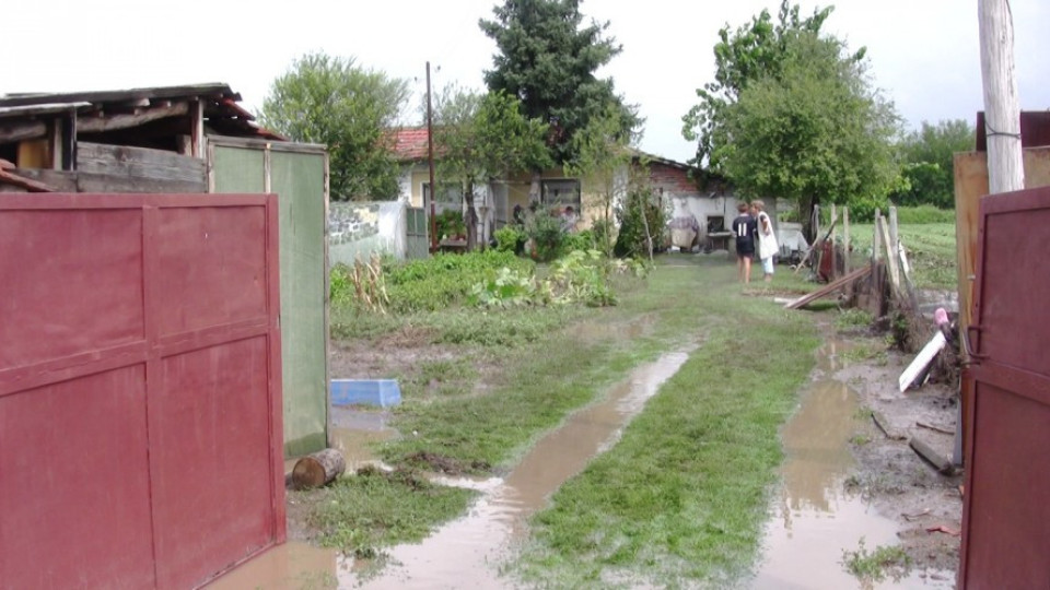 Започва изплащане на помощите за пострадалите в Добрич | StandartNews.com