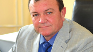 Насуф Насуф подаде оставка