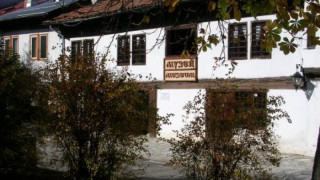 Миряни събират пари за ремонт на 180-годишна църква