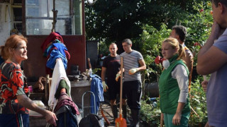 Кандидат-депутати от ГЕРБ-София почистват къщи в Странско 