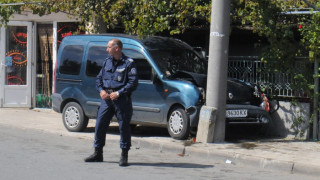 Полицаят, прегазил бебе в количка, остава в ареста