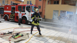 Ардински пожарникари демонстрираха как се реагира при бедствие