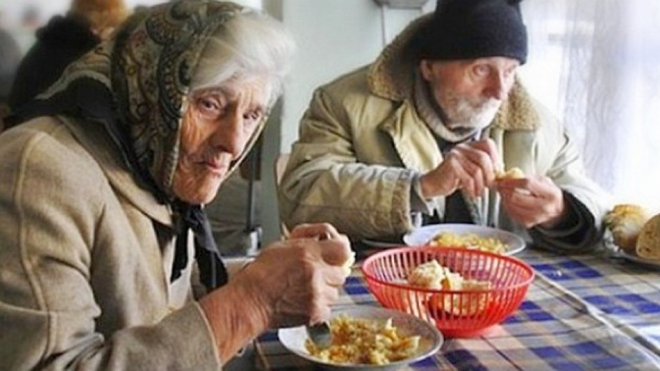 Топла храна за 70 души в Момчилград | StandartNews.com