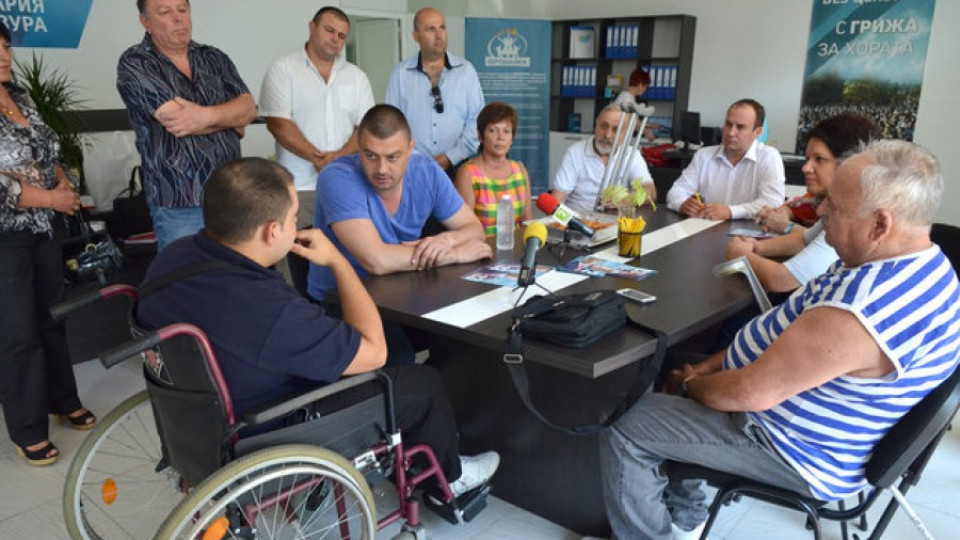Бареков помага на 27-годишен инвалид | StandartNews.com