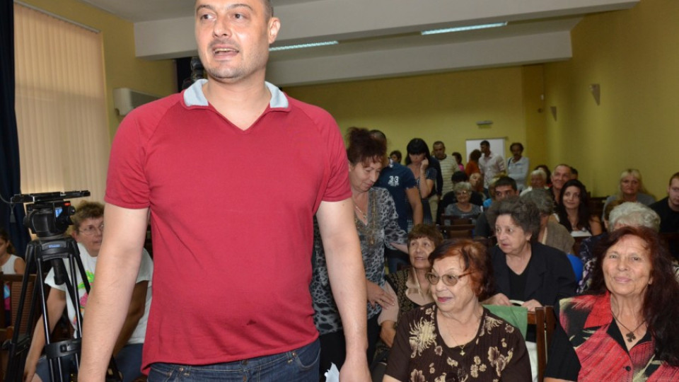 Бареков направи дарение на 10 семейства и четири институции в Аспарухово | StandartNews.com