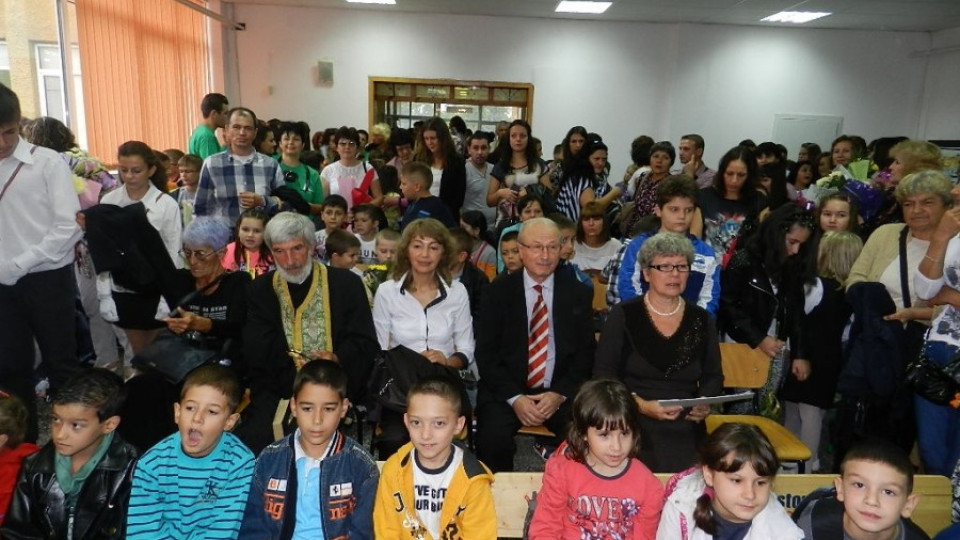 Училище във Видин се сдоби с актова зала | StandartNews.com