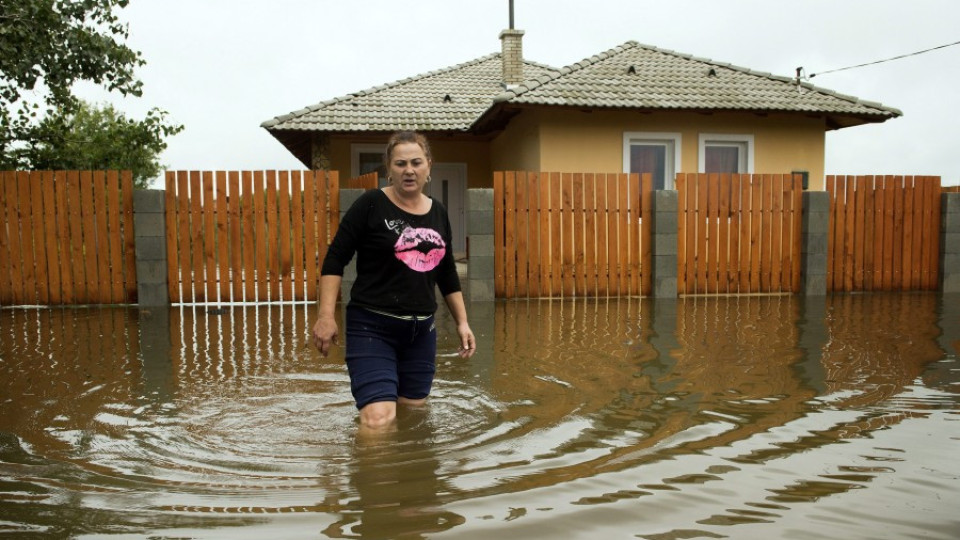 Потопи на Балканите взеха две жертви | StandartNews.com
