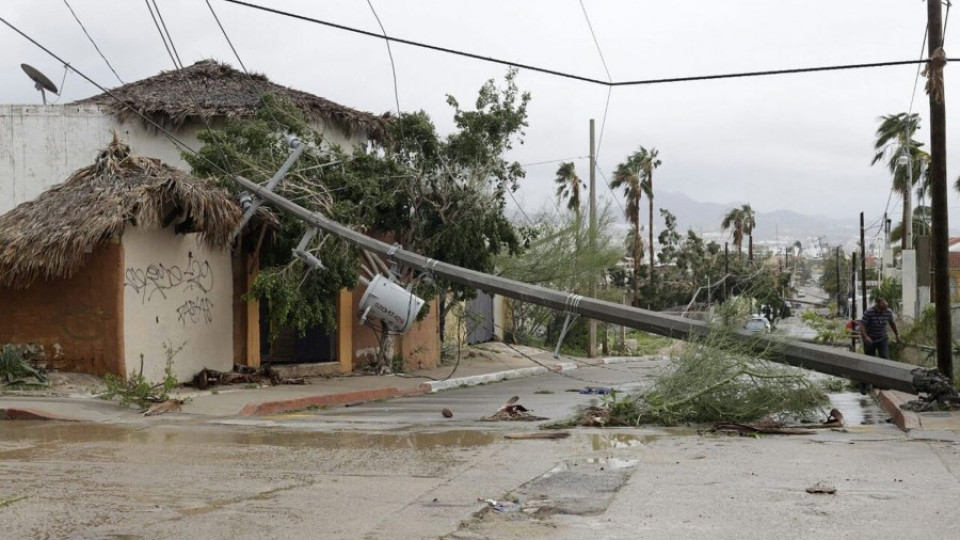 Ураганът Одил нанесе щети в Мексико (ВИДЕО) | StandartNews.com