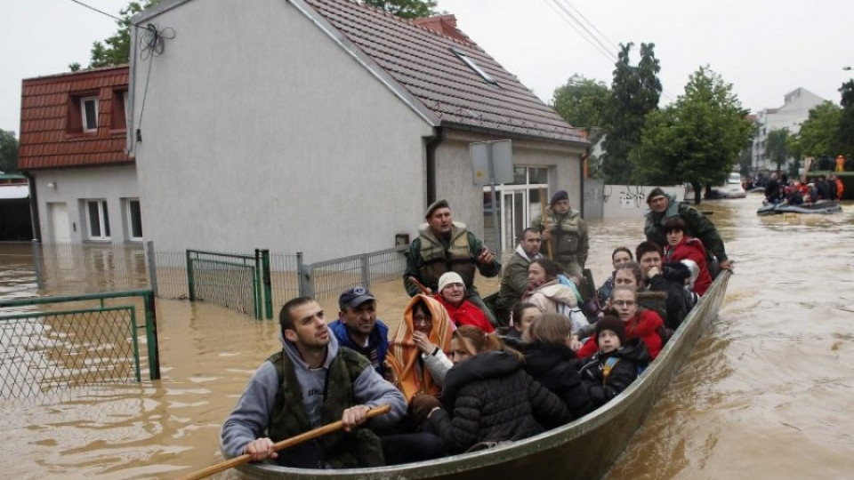 Наводненията в Сърбия и Гърция взеха по жертва | StandartNews.com