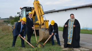 Първа копка за ремонт на 15км път направиха в Павликени