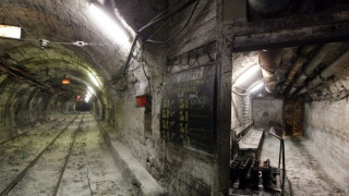 Десетки миньори стачкуват под земята в Бургас