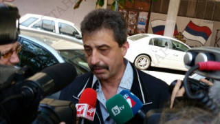 Цветан Василев се показа, отиде в полицията