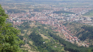 Венци и цветя в Гоце Делчев за Деня на Съединението