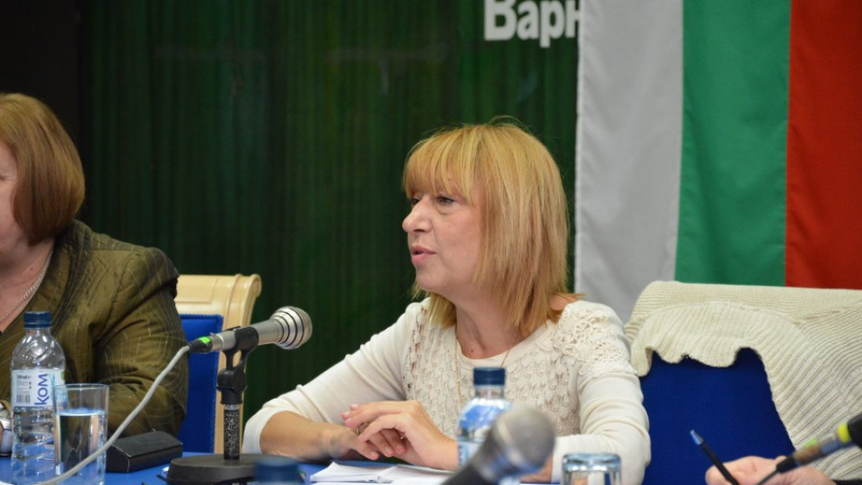 Клисарова: Наредба за един учебник беше подготвена, но настоящият екип не работи по нея | StandartNews.com