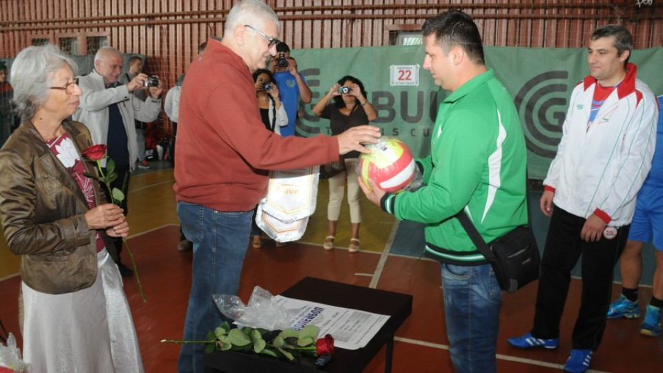 Петър Кънев откри волейболен турнир за аматьори в Бургас | StandartNews.com