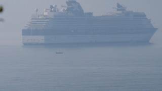 Красив лайнер акостира във Варна