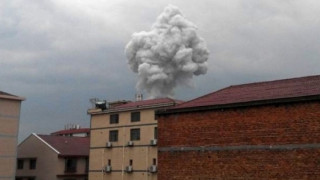 Взрив в китайски завод за фойерверки взе жертви