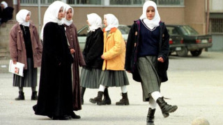 Разрешават забрадките в турските гимназии