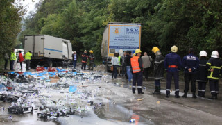 Шофьор загина в челен сблъсък на два тира