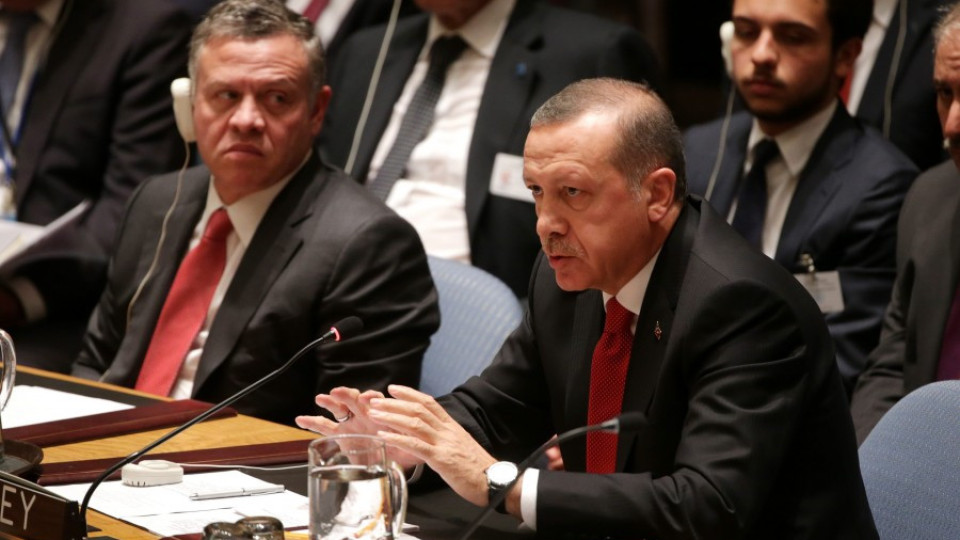 Ердоган поиска от „богатите държави" помощ за бежанците | StandartNews.com
