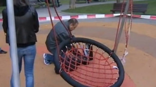  Дете в тежко състояние след падане на детска площадка