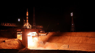 "Союз" се скачи с Международната космическа станция