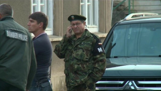 Военна техника влезе в завода в Горни Лом