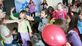 БМФ Порт Бургас помага на децата да творят и мечтаят