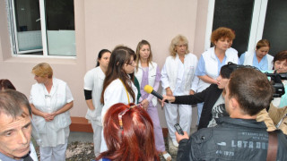 Лекари от Димитровград на протест за заплати и липсата на осигуровки